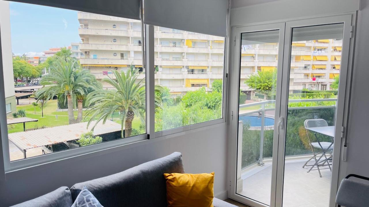 Delux Apartament Салоу Экстерьер фото