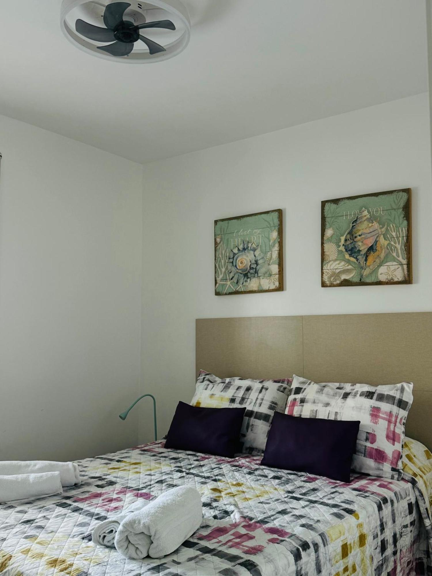 Delux Apartament Салоу Экстерьер фото