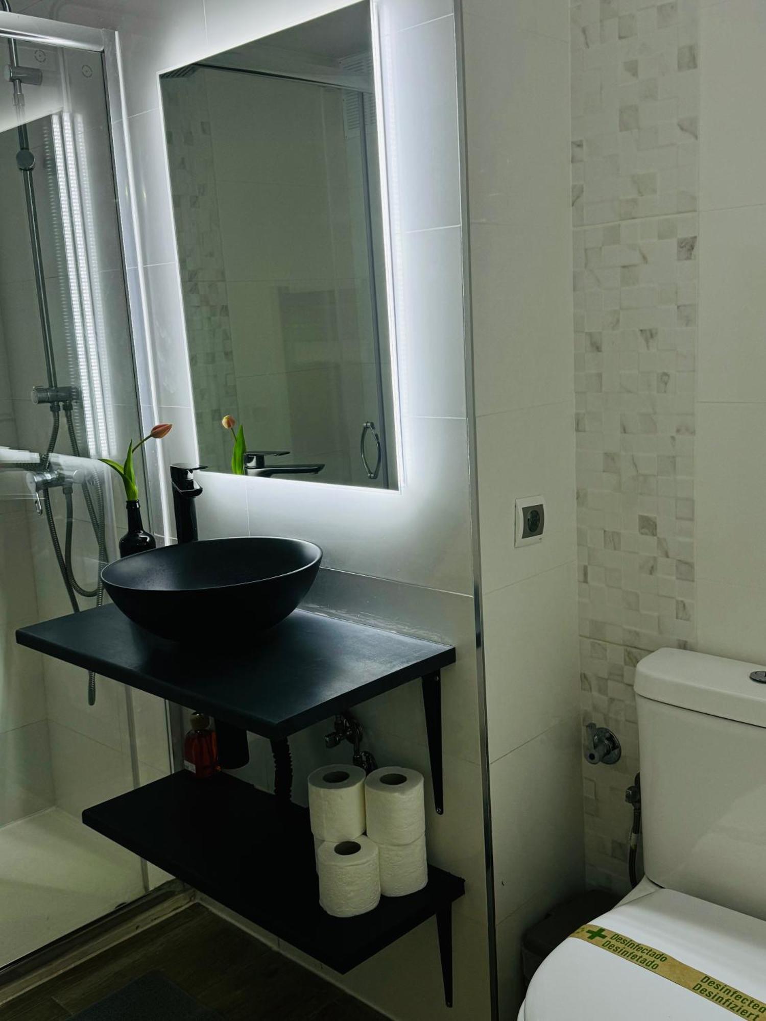 Delux Apartament Салоу Экстерьер фото