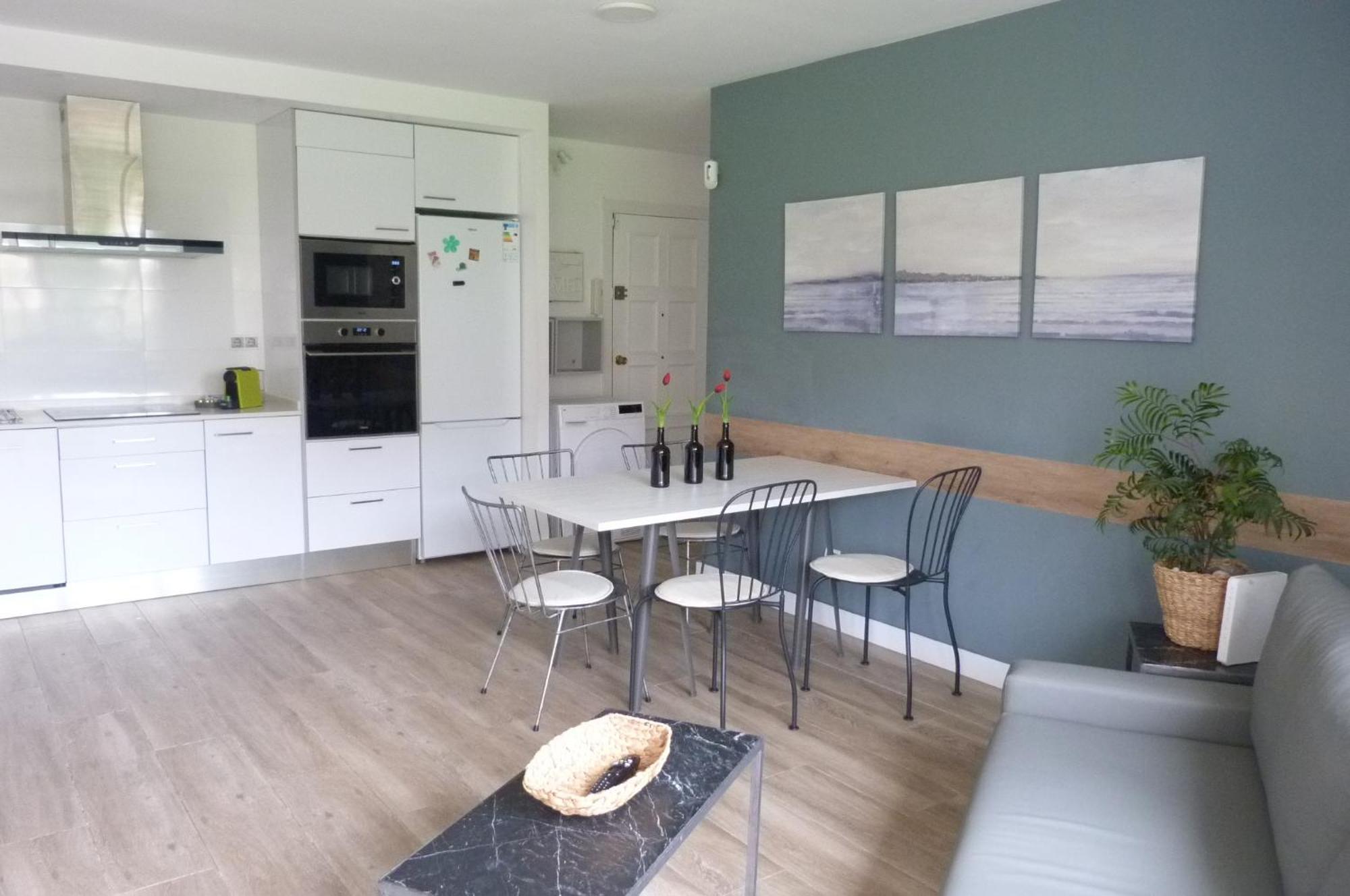 Delux Apartament Салоу Экстерьер фото